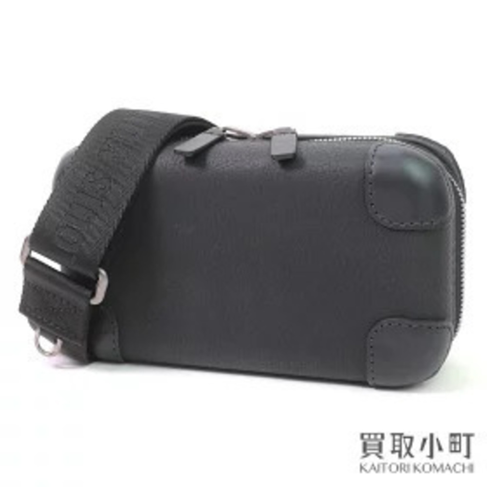 Louis Vuitton Horizon Clutch Taurillon Monogram Noir Black Leather Body Bag